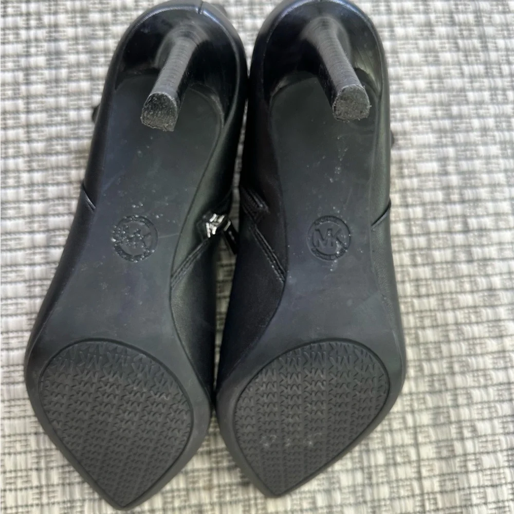 MICHAEL Michael Kors Leather Dorothy Flex Mid Booties